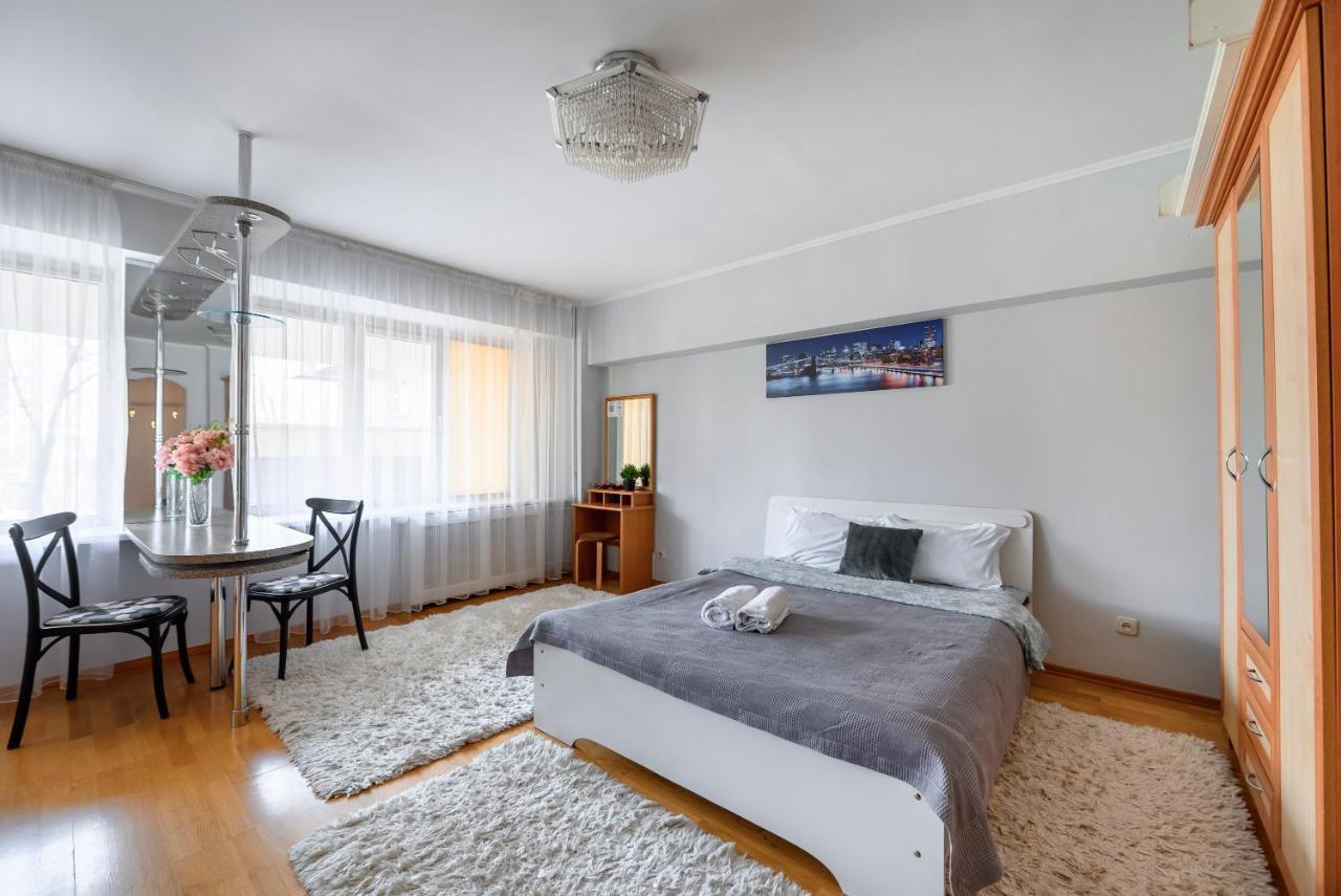 Ferienwohnung На Проспекте Ленина Almaty Exterior foto