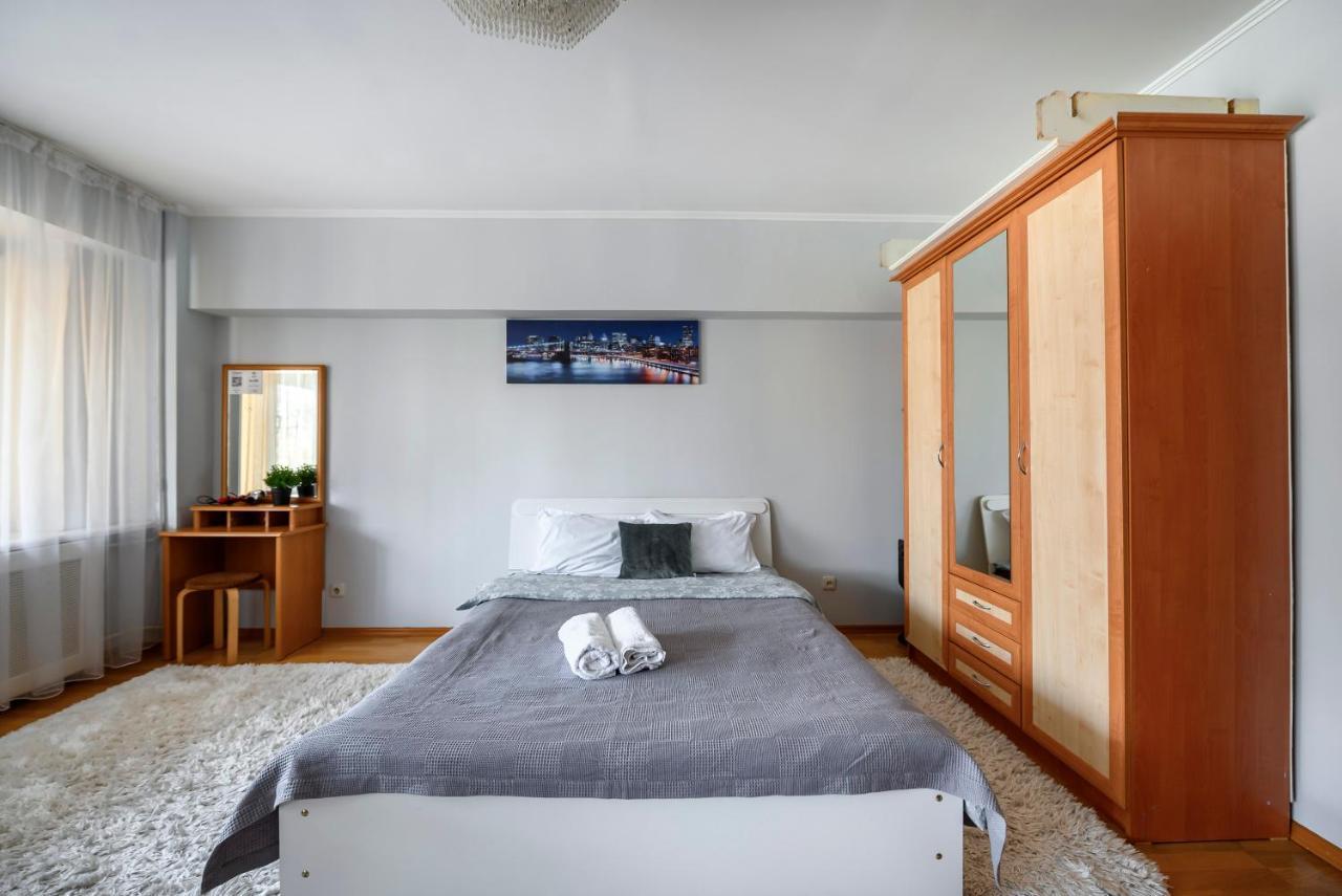 Ferienwohnung На Проспекте Ленина Almaty Exterior foto