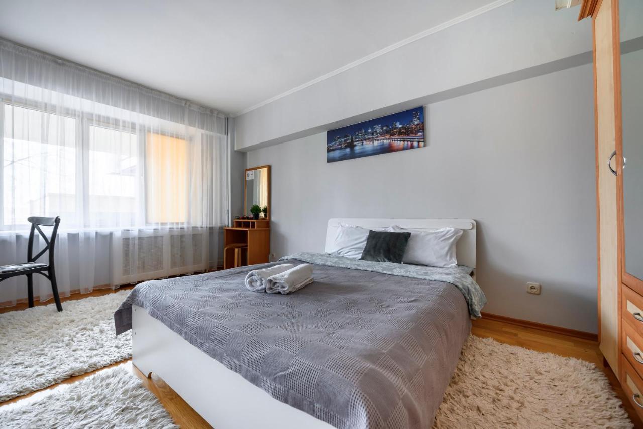 Ferienwohnung На Проспекте Ленина Almaty Exterior foto