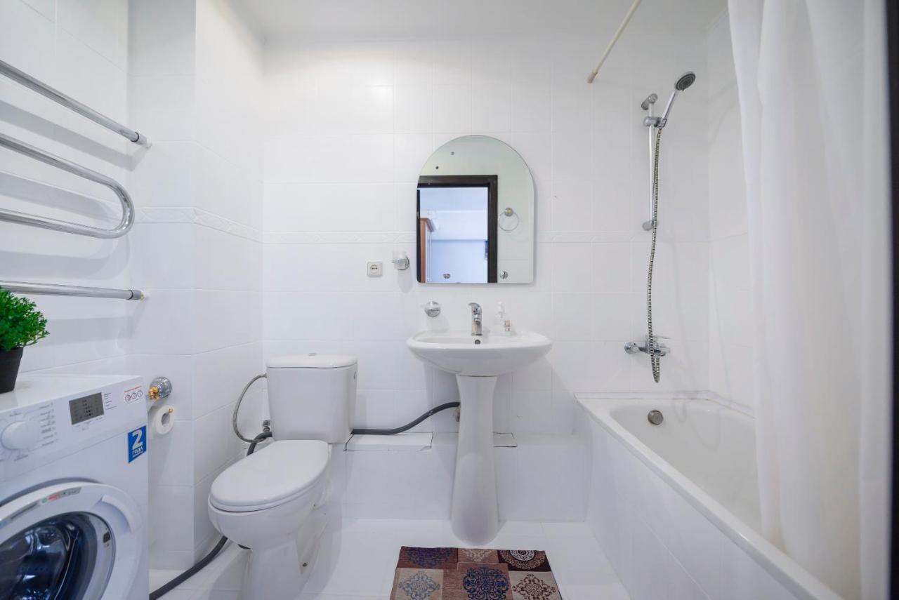 Ferienwohnung На Проспекте Ленина Almaty Exterior foto