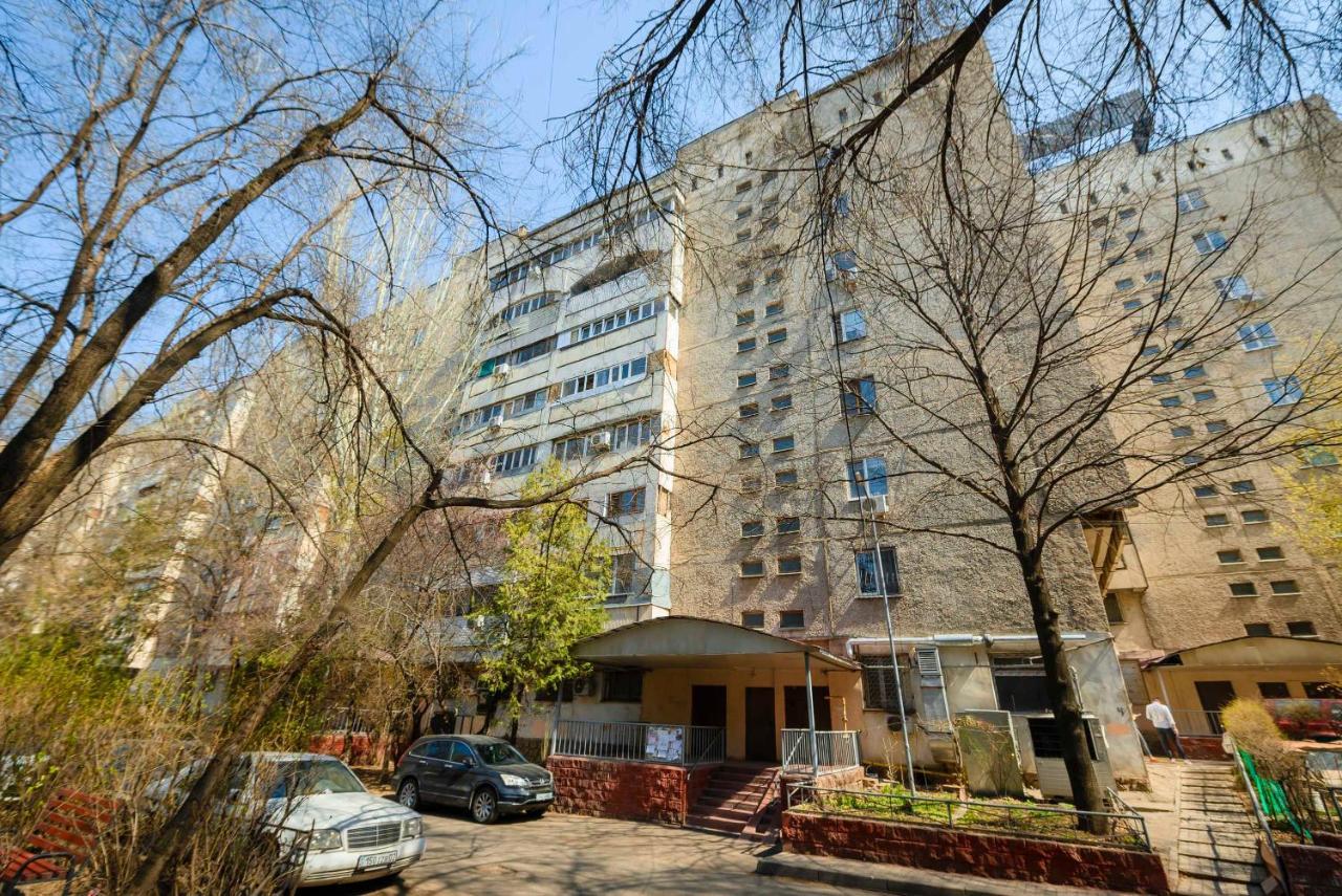 Ferienwohnung На Проспекте Ленина Almaty Exterior foto